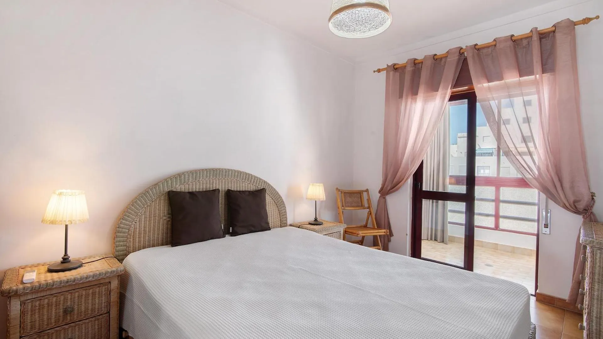 Beachfront Apartment T2 Quarteira