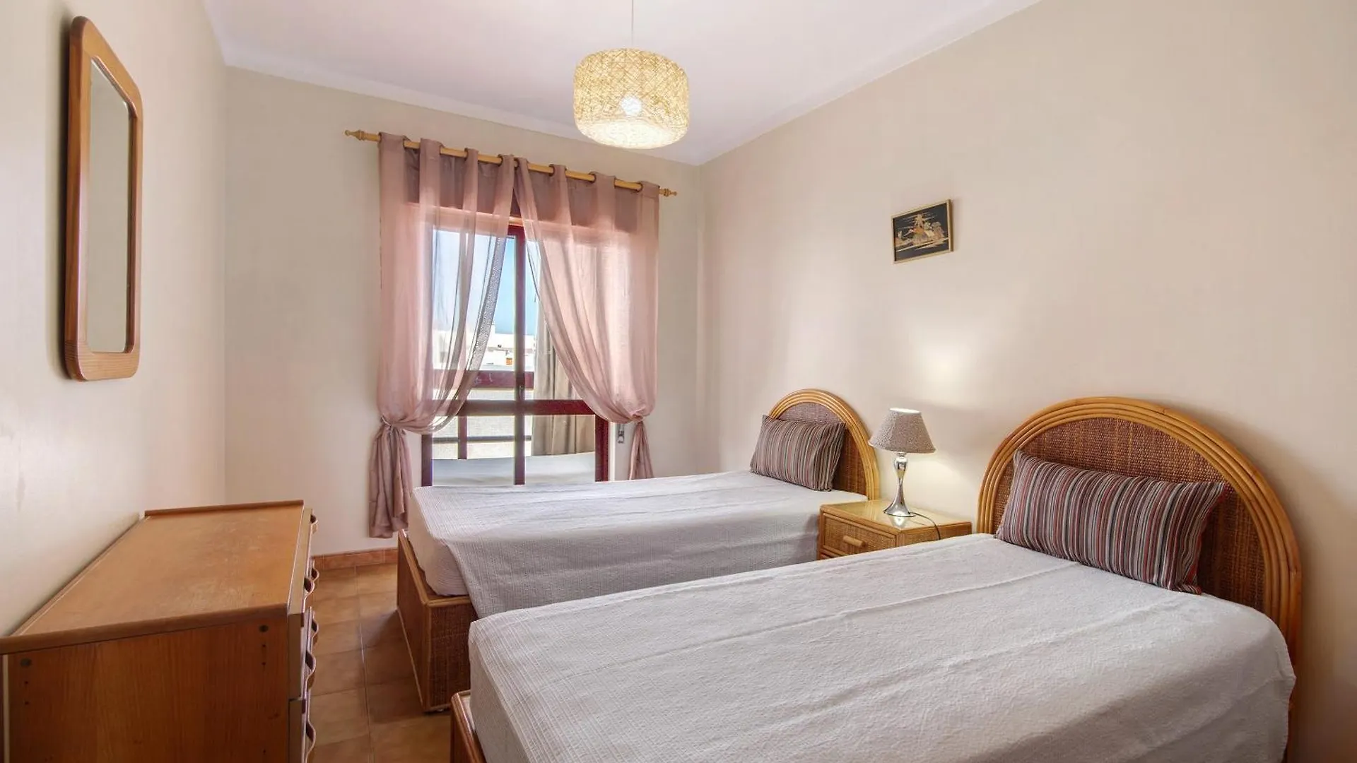 Beachfront Apartment T2 奎特里拉