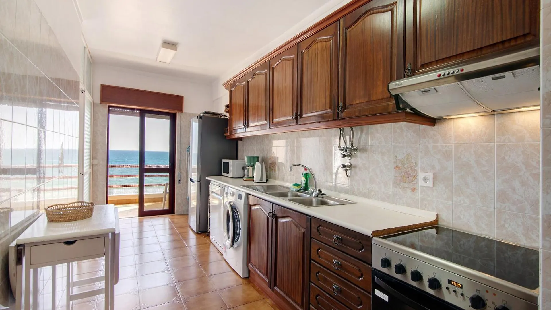 Beachfront Apartment T2 奎特里拉 0*,
