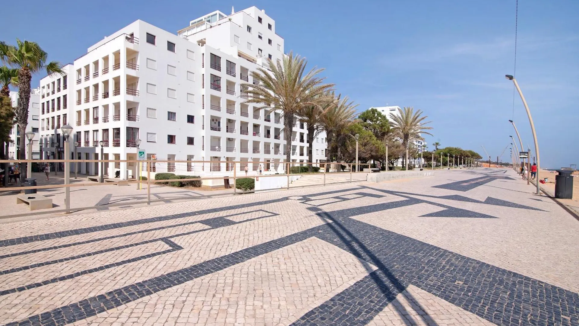 Beachfront Apartment T2 Quarteira Πορτογαλία