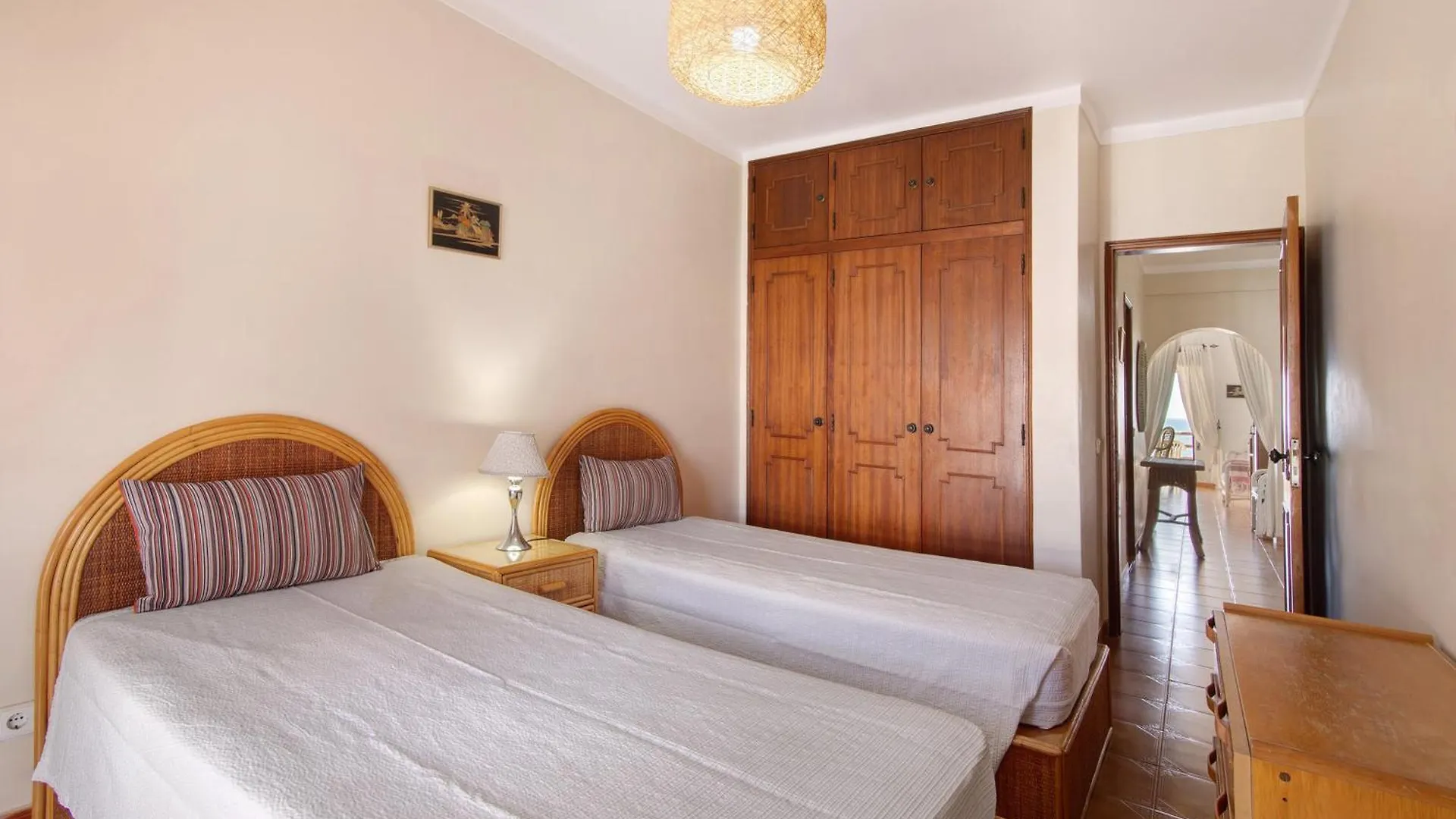 Beachfront Apartment T2 奎特里拉